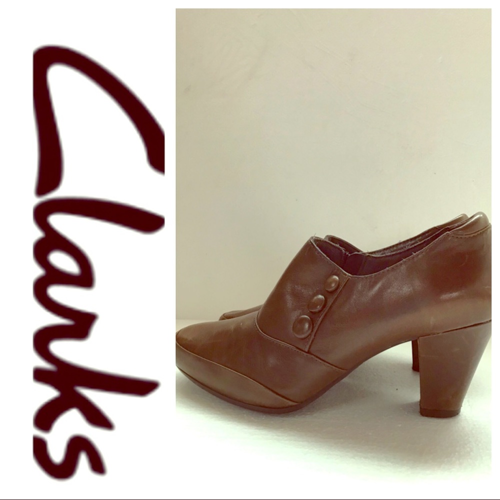 50% OFF CLARKS ARTISAN BOOTIES SIZE 7.5